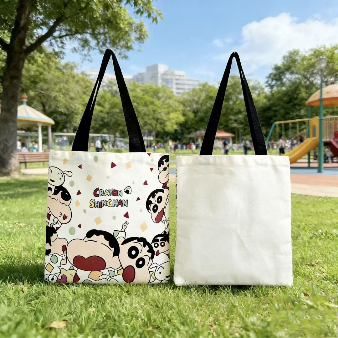 Women Bags 2026 Trends - Borsa Tote in Tela Crayon Shin-chan