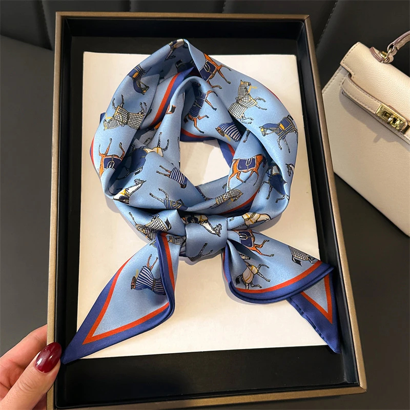 Nuova Sciarpa 2026 con Design  - Women Bags 2026 Trends recensione e prezzo