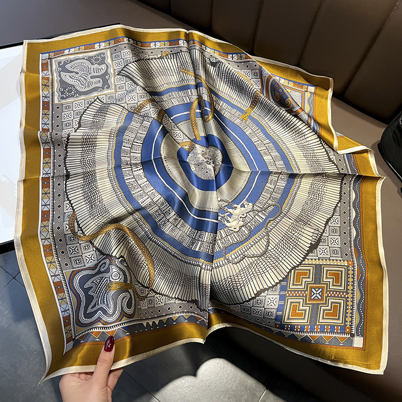 Foulard Quadrato Premium in Se - Women Bags Gold recensione e prezzo