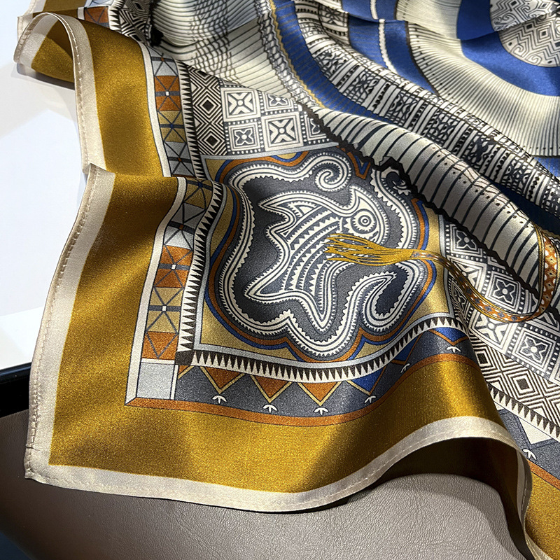 Foulard Quadrato Premium in Se - Women Bags Gold recensione e prezzo