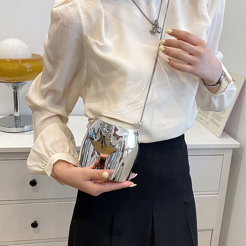Umod Niche Design sera pochett - Women Bags Golden recensione e prezzo