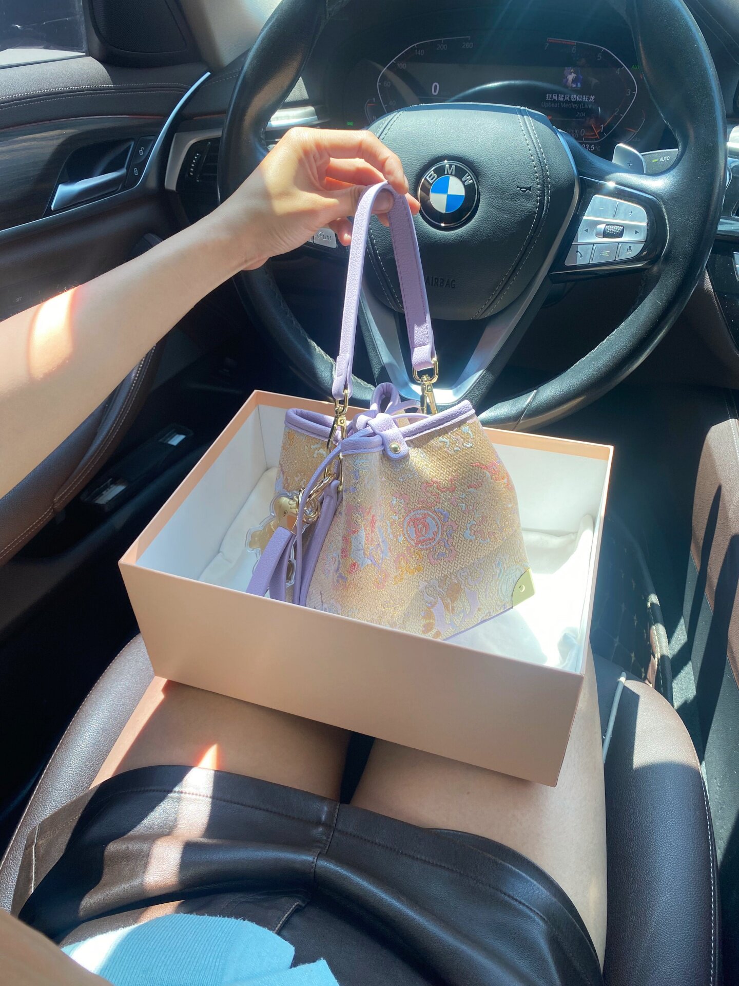 Borsa a Secchiello di Lusso e  - Women Bags Golden recensione e prezzo