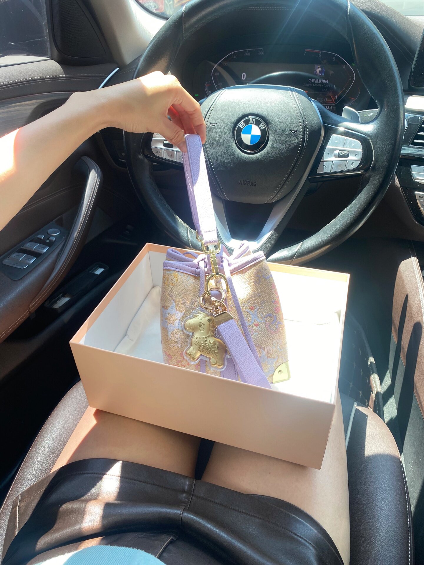 Borsa a Secchiello di Lusso e  - Women Bags Golden recensione e prezzo