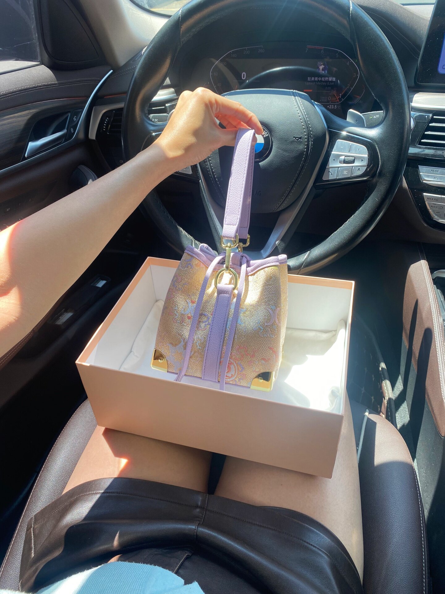 Borsa a Secchiello di Lusso e  - Women Bags Golden recensione e prezzo