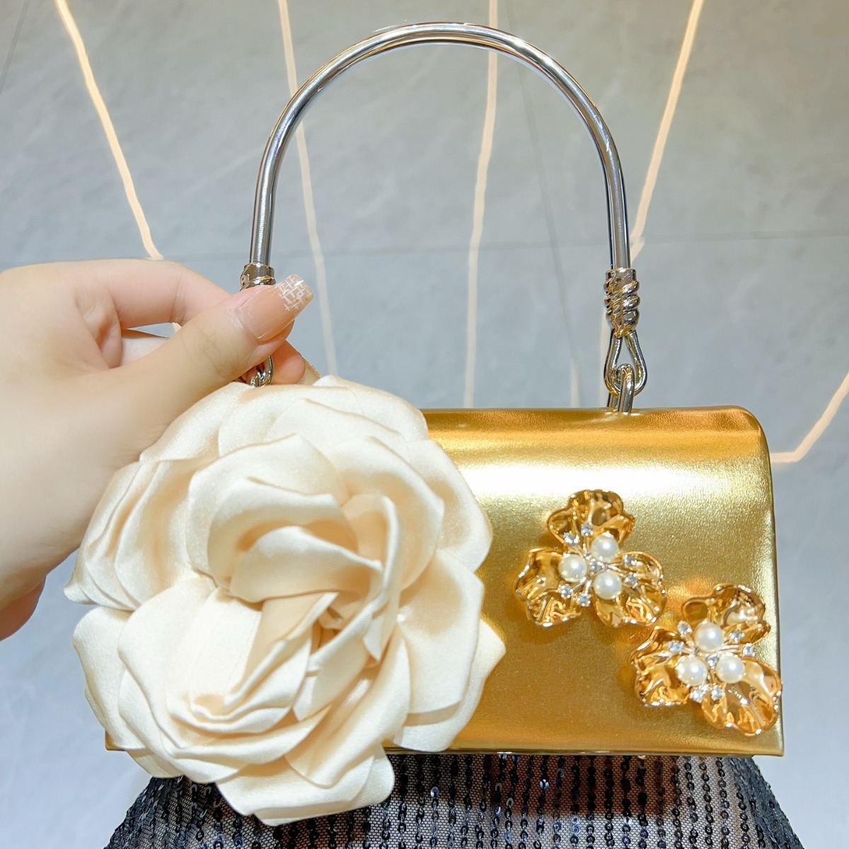 Pochette di lusso con fiori 3D - Women Bags Gold recensione e prezzo