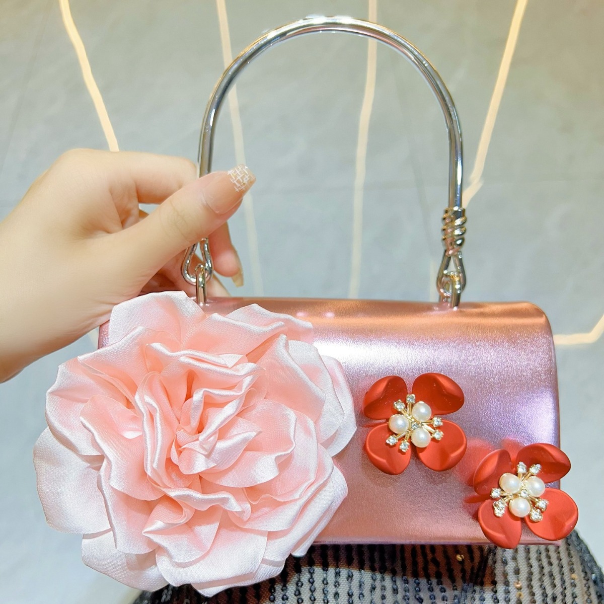Pochette di lusso con fiori 3D - Women Bags Gold recensione e prezzo