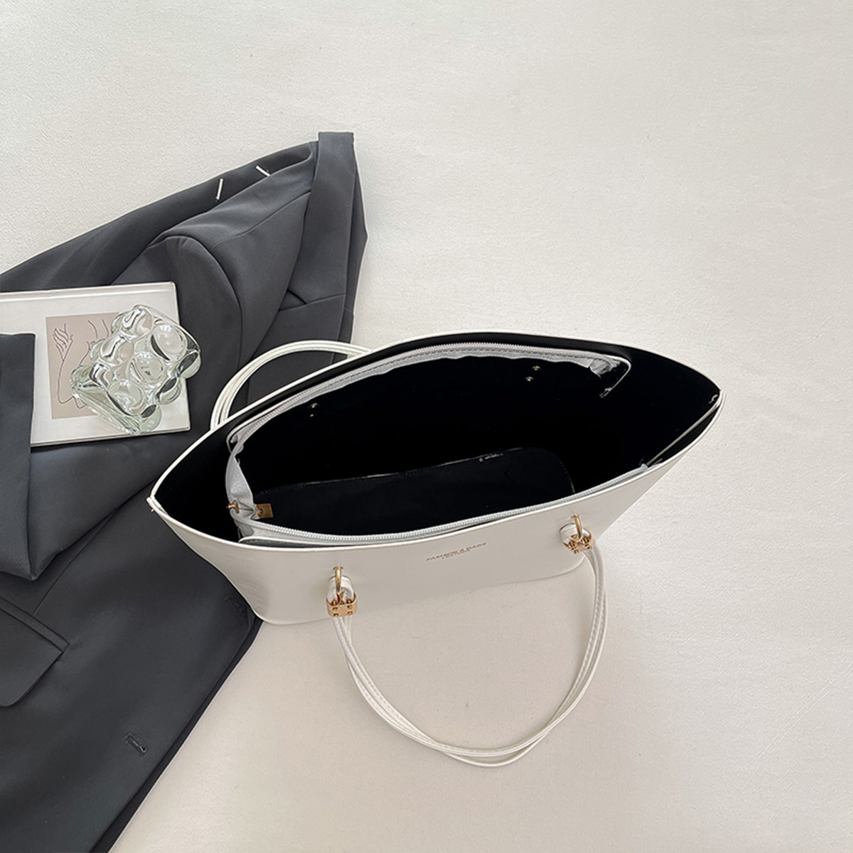 Borsa Tote alla Moda per Uso Q - Women Bags Gold recensione e prezzo