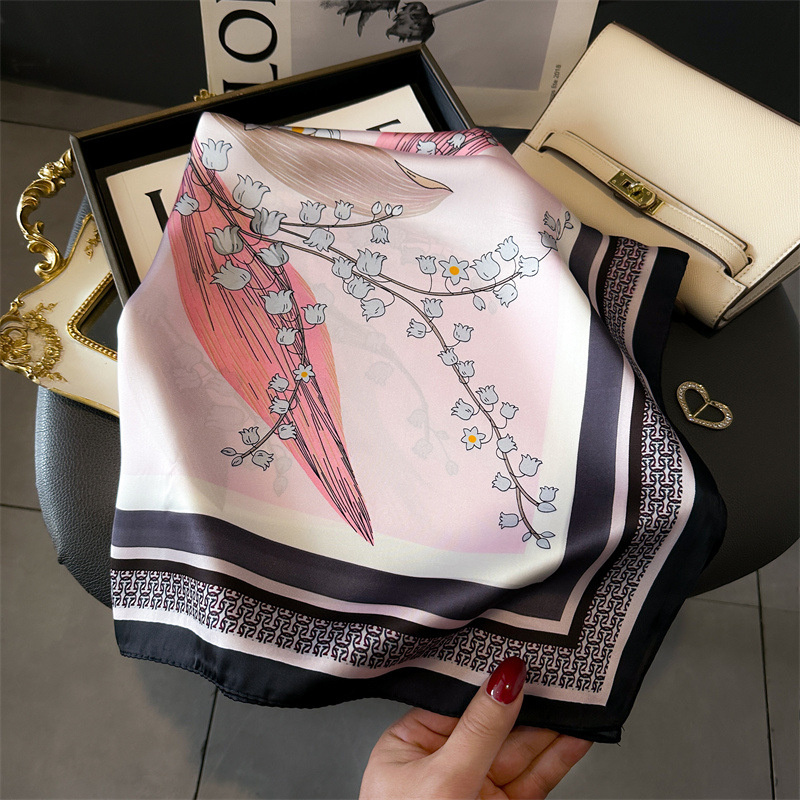 2025 New Fashion 70X70cm Sciar - Women Bags Trend 2025 recensione e prezzo