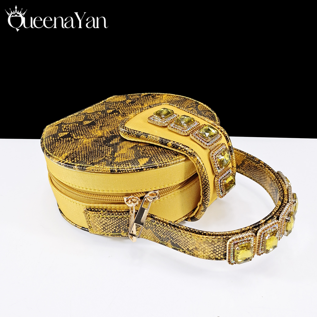 Queena Yan Nuove scarpe da fes - Women Bags Golden recensione e prezzo