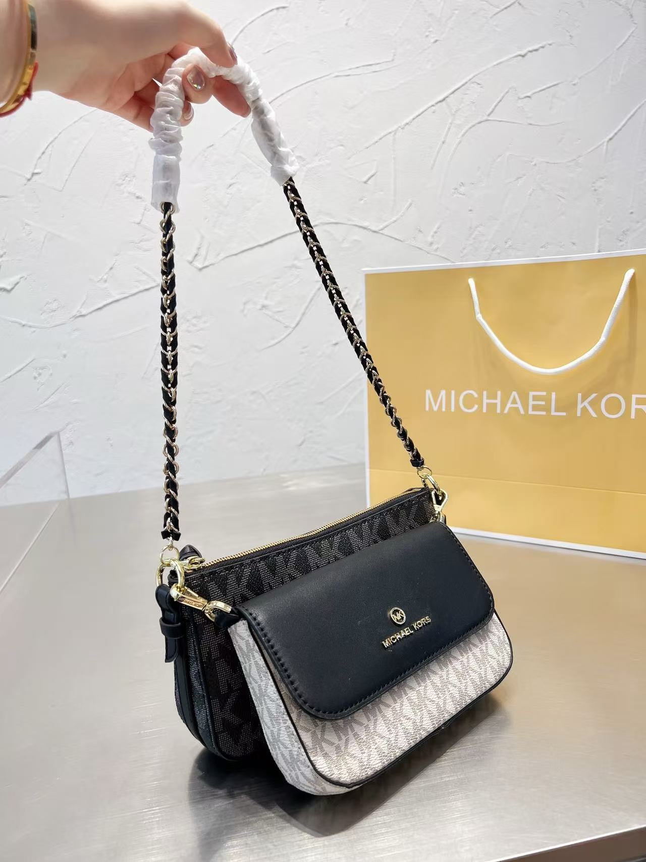 Nuovissima borsa a tracolla e  - Women'S Bags Of Michael Kors recensione e prezzo