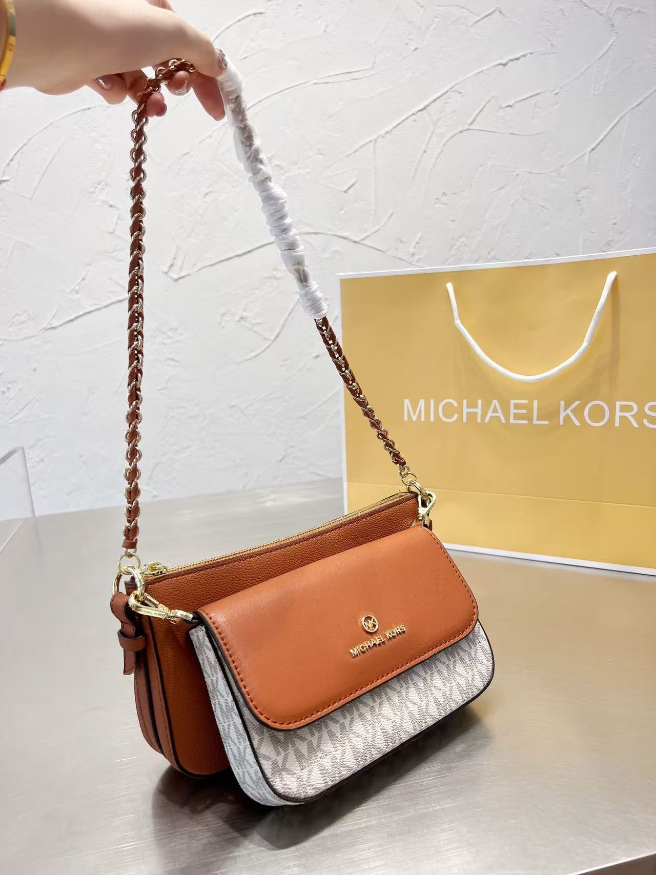 Nuovissima borsa a tracolla e  - Women'S Bags Of Michael Kors recensione e prezzo